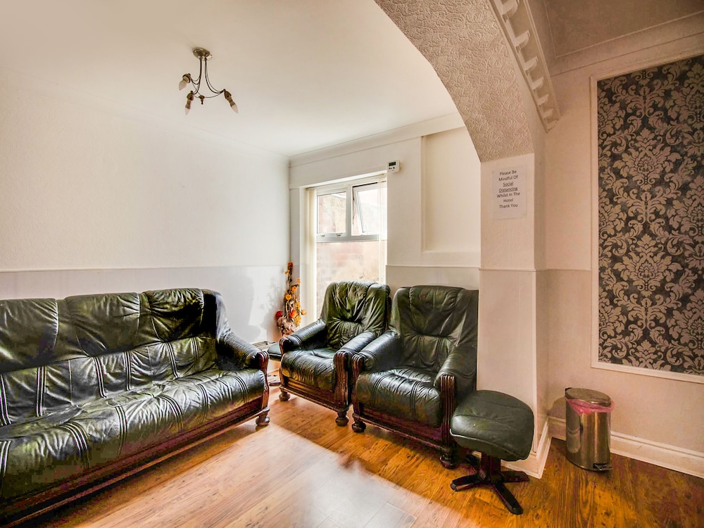 OYO The Longlands Hotel 31/39