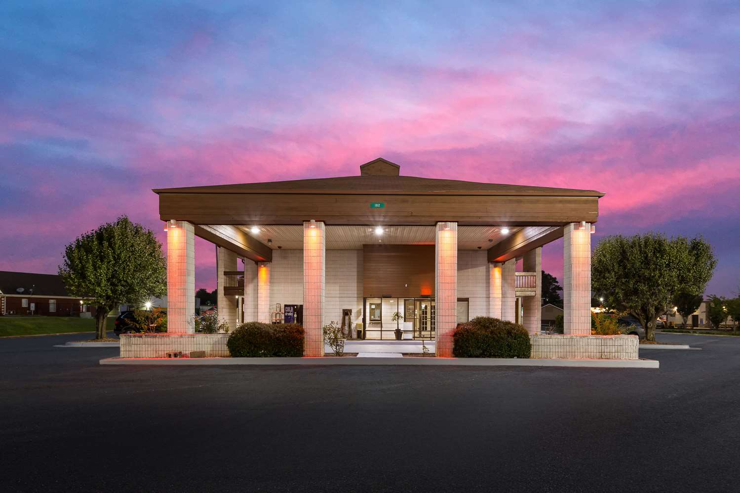 Econo Lodge Madison Airport 2/20