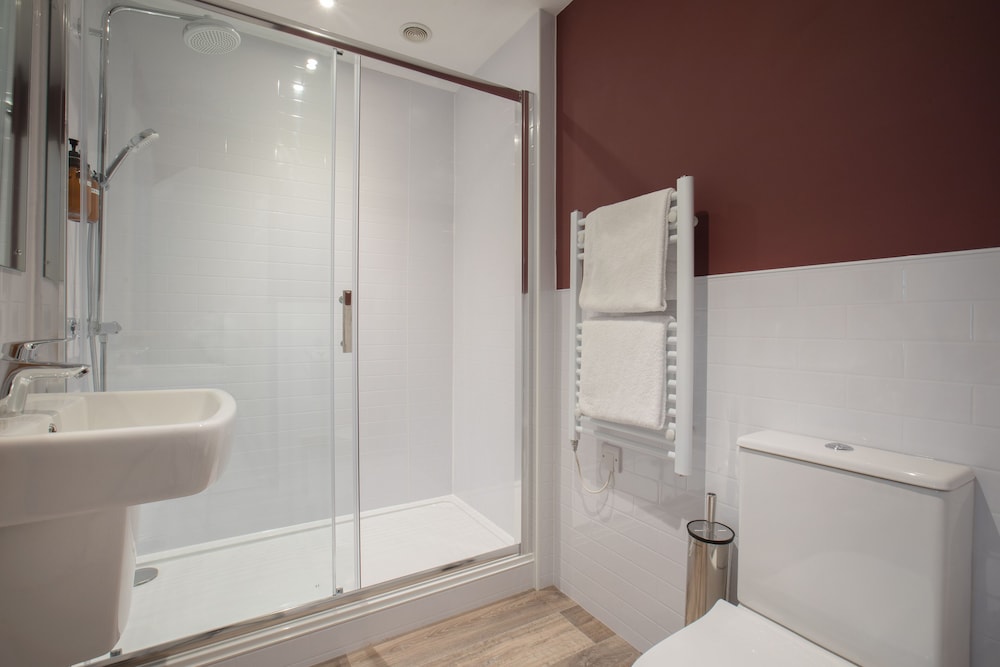 The Bath Hotel 57/61