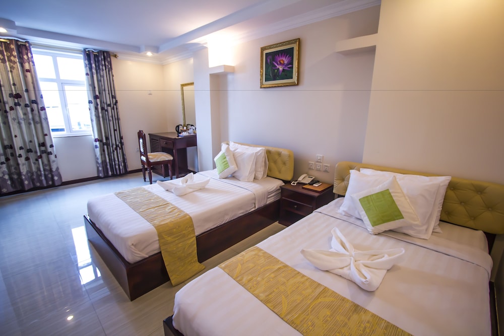 Good Luck Day Hotel 23/53