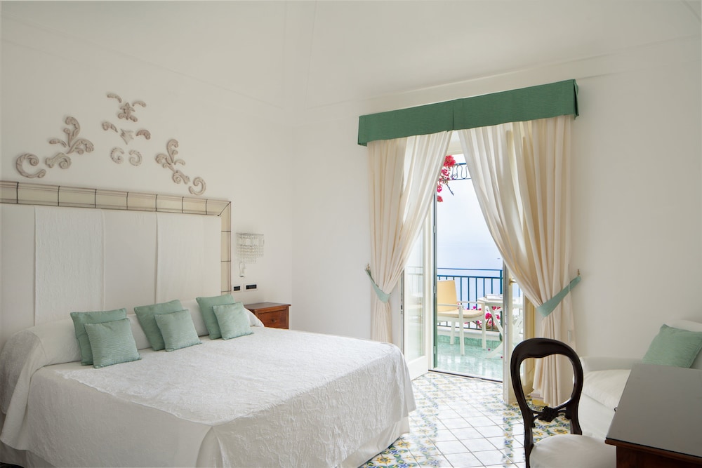 GARDEN, SUITE, SEA VIEW