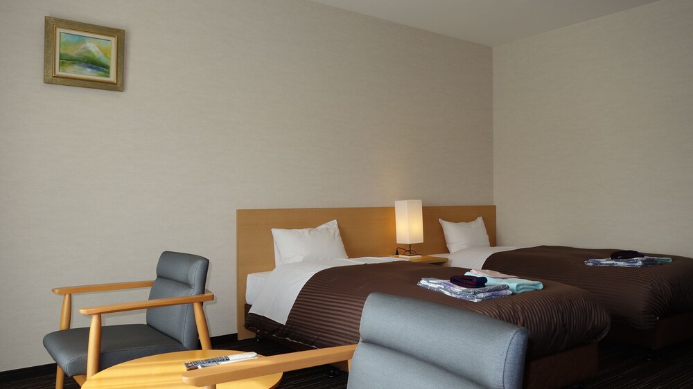 Hotel New Century 15/38
