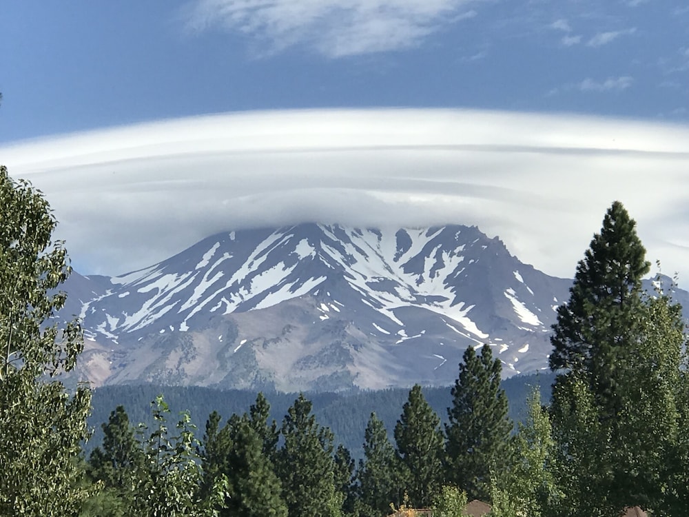 Mount Shasta Resort 60/63