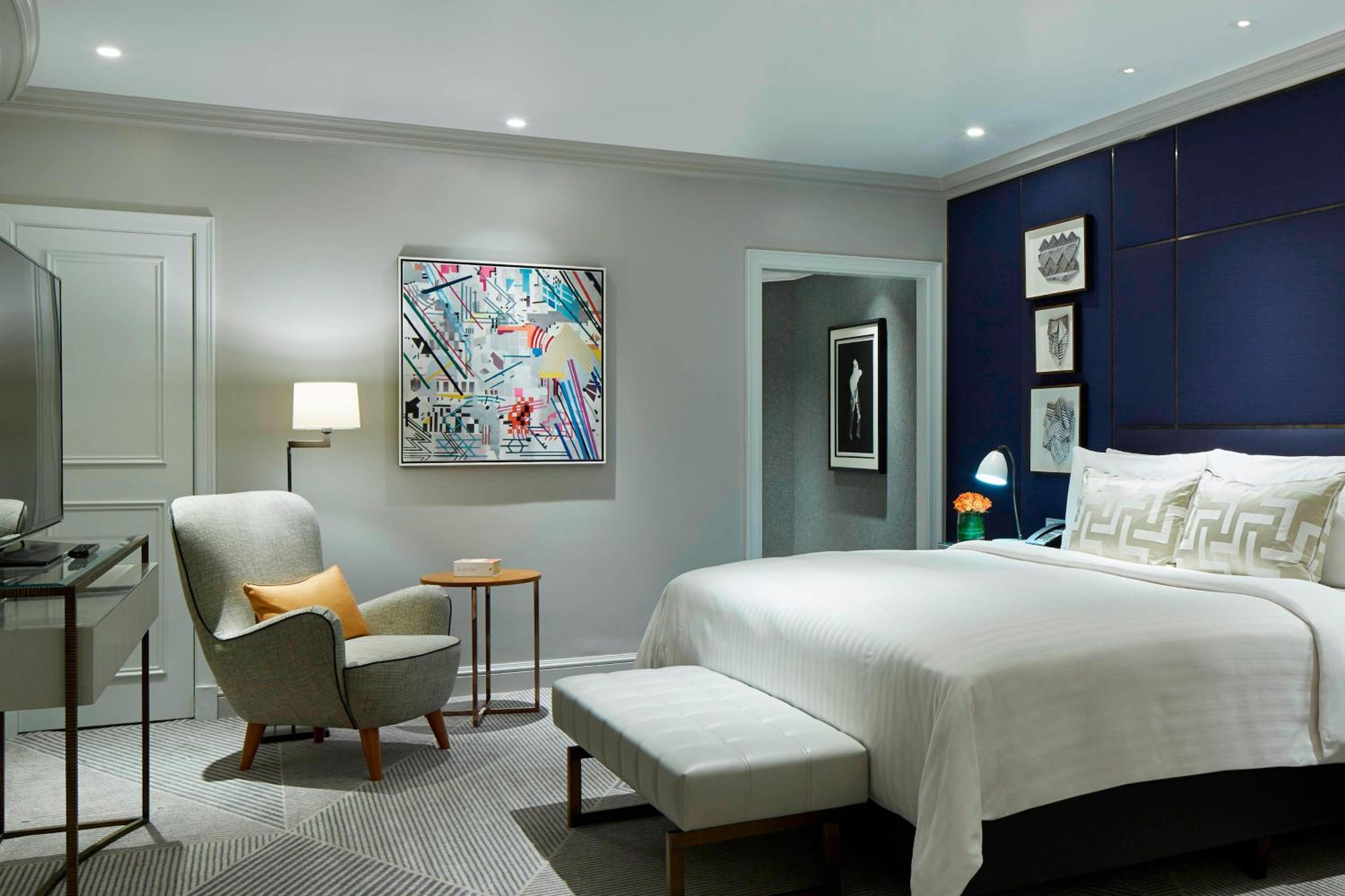 Bank, Suite, King Bed, Balcony, Club Lounge Access, South Wing، London Marriott County Hall 6/10