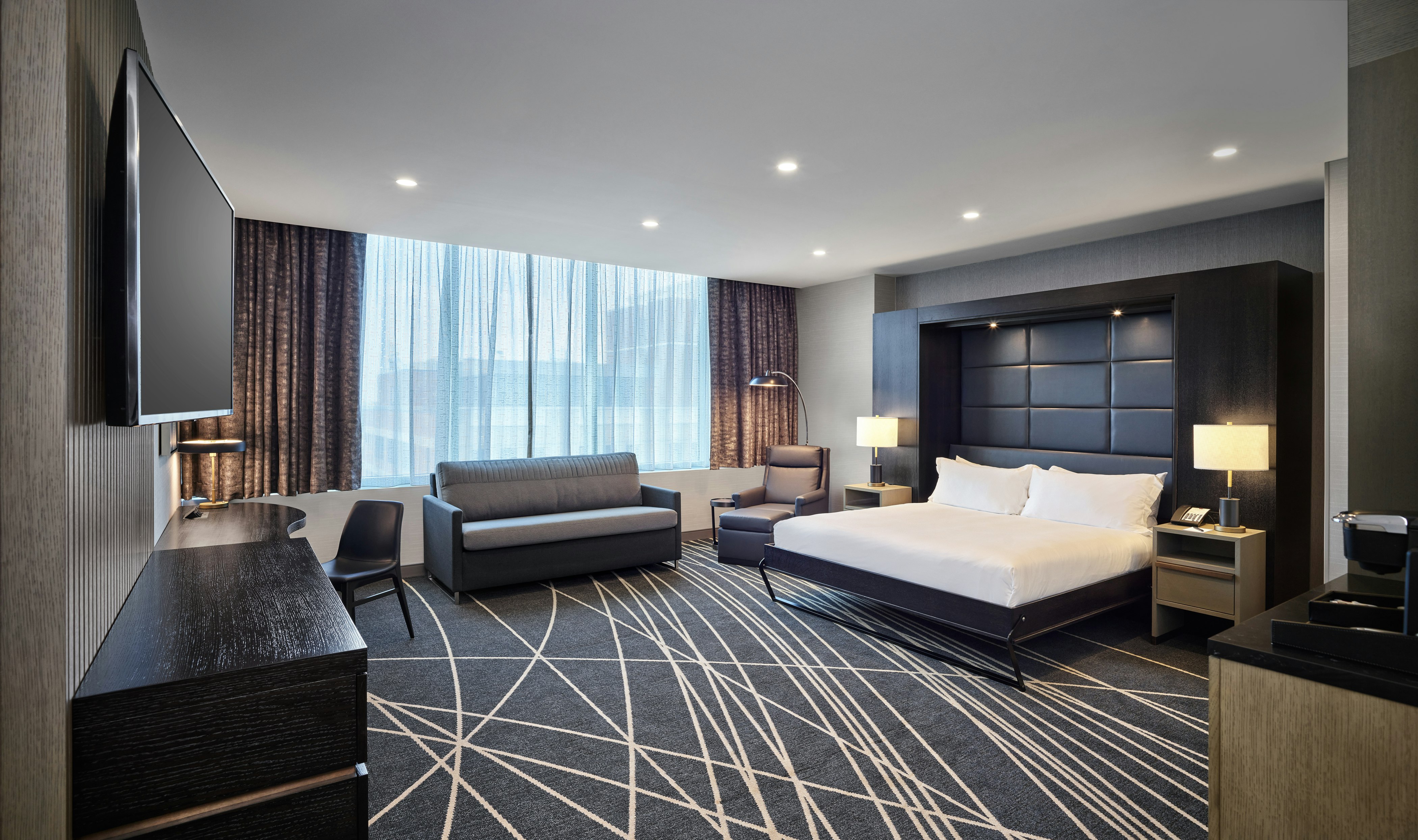 Deluxe, Studio, Suite