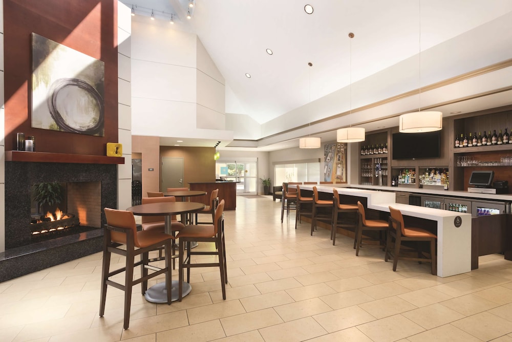 CLT Sky Suites 26/34