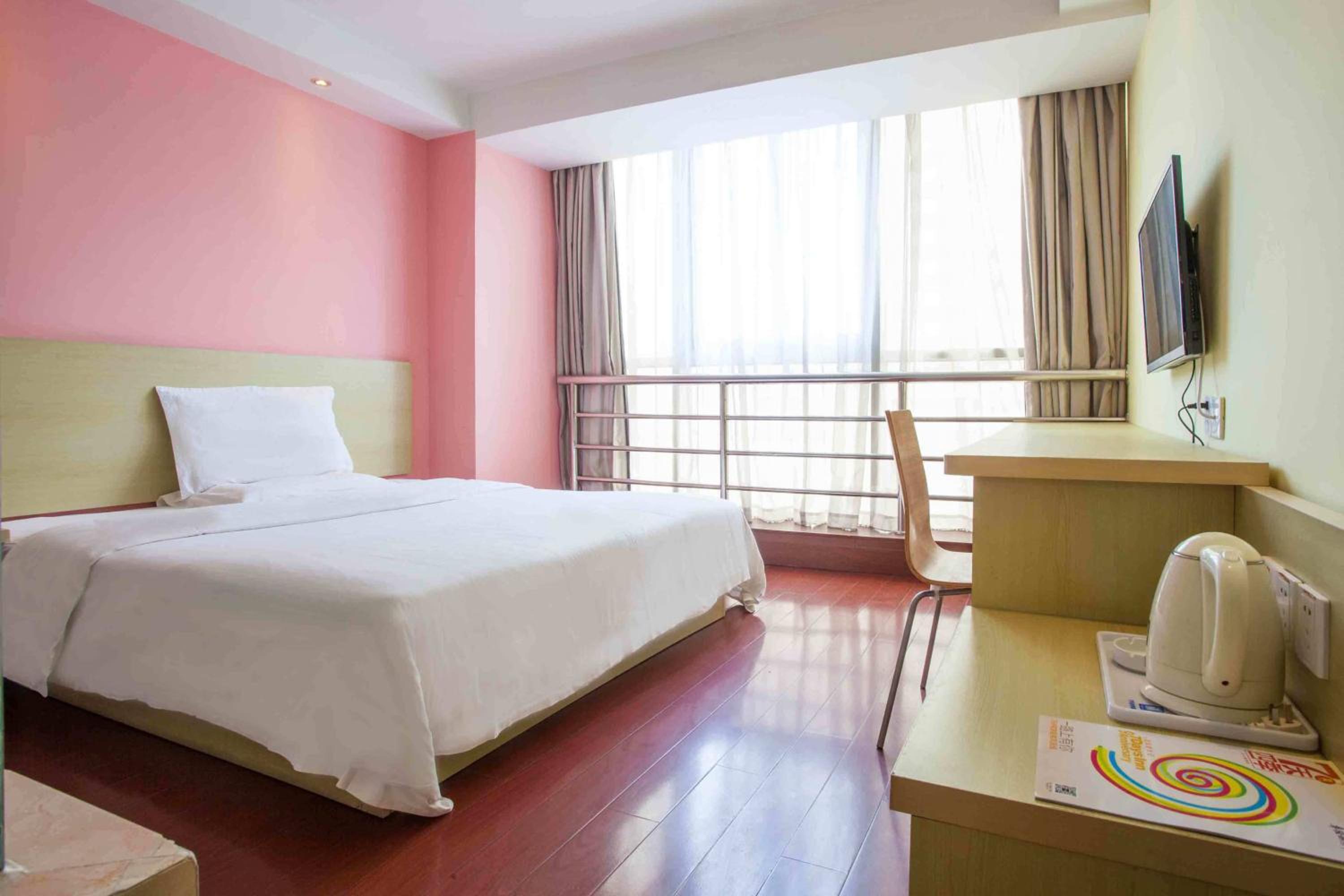 7 Days Inn (Taicang Shanghai East Road) 29/40