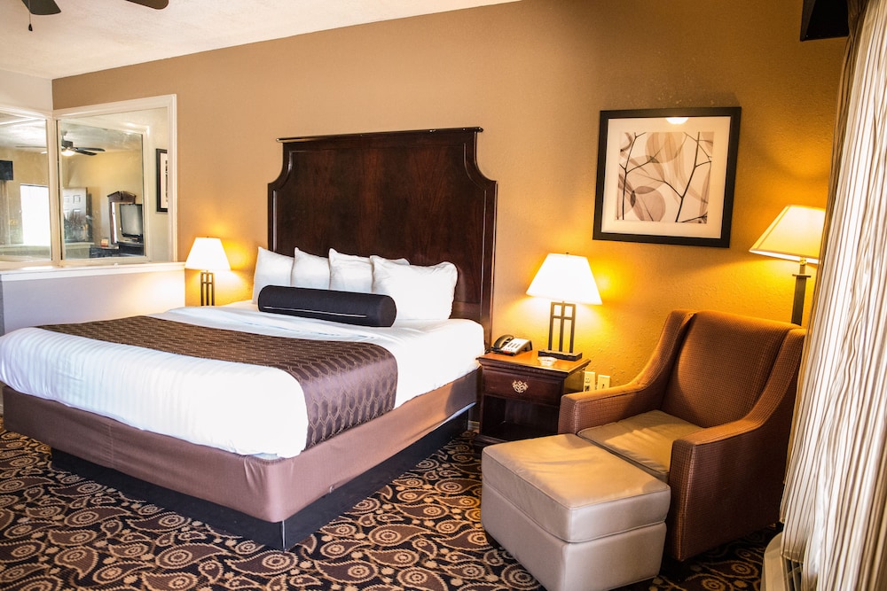 Mockingbird Inn Suites 26/49