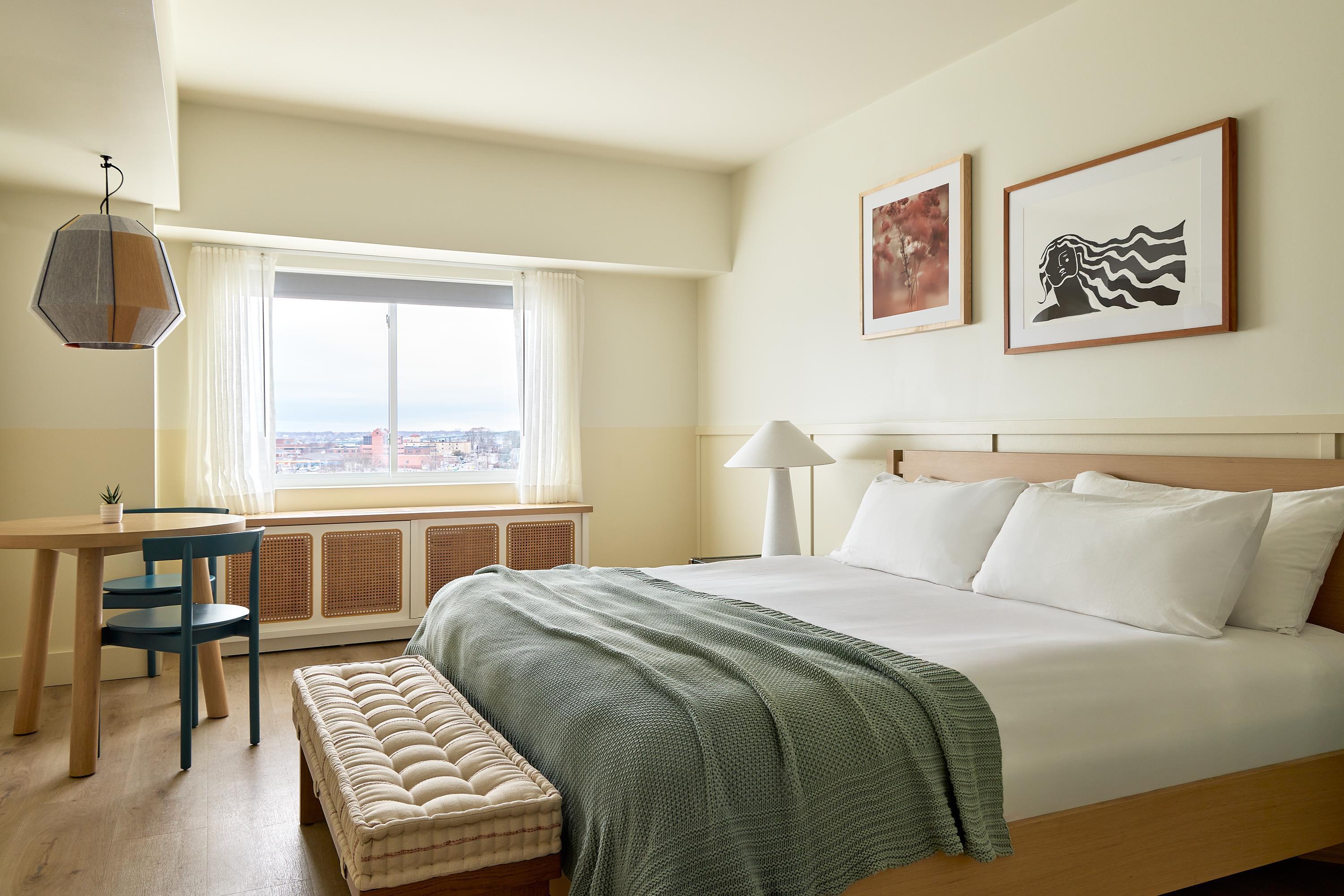 2 BEDROOMS, SUITE