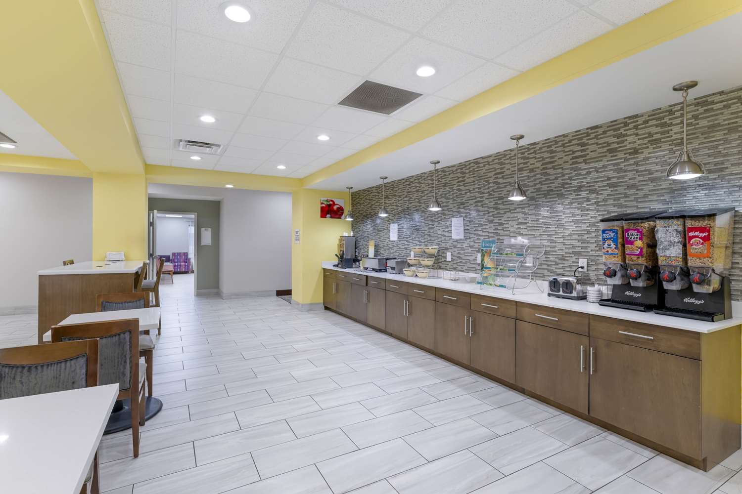 Quality Inn & Suites Carlsbad Caverns Area 12/44