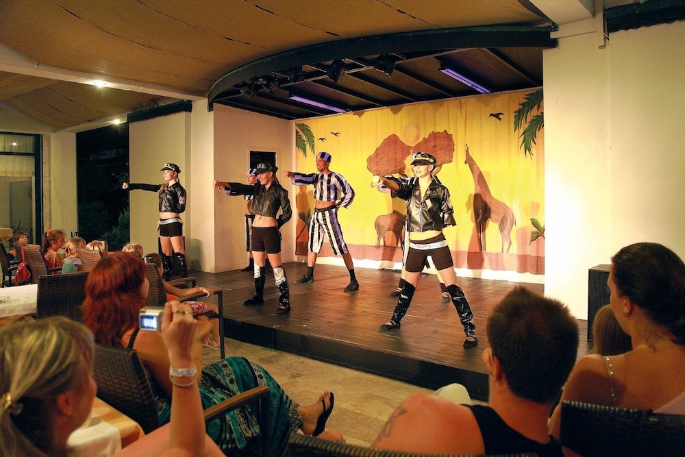 Idas Club Hotel 20/24