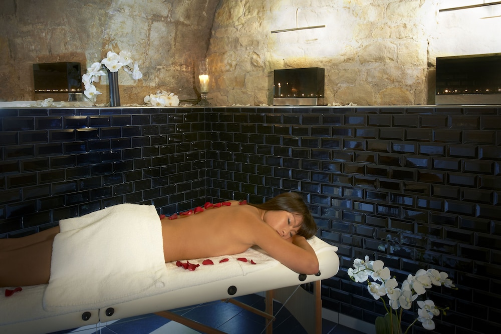 Art Hotel Rochecorbon 8/74