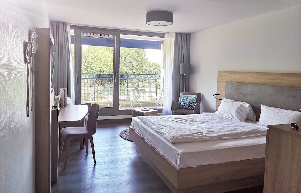 Graf Eberhard Hotel 10/70
