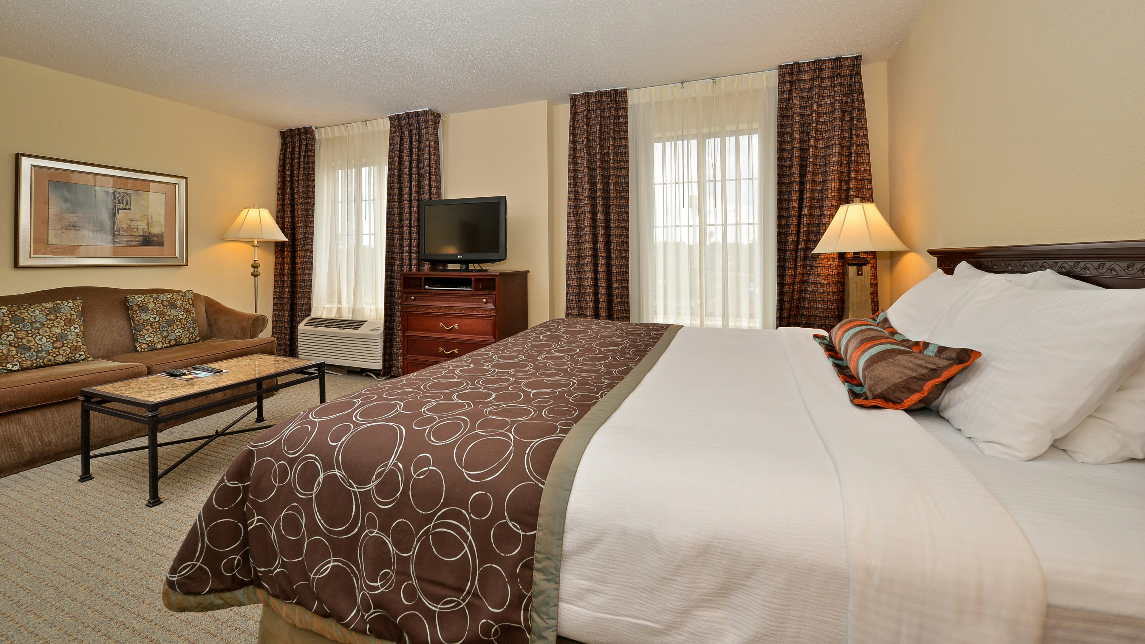 Staybridge Suites West Des Moines 16/76