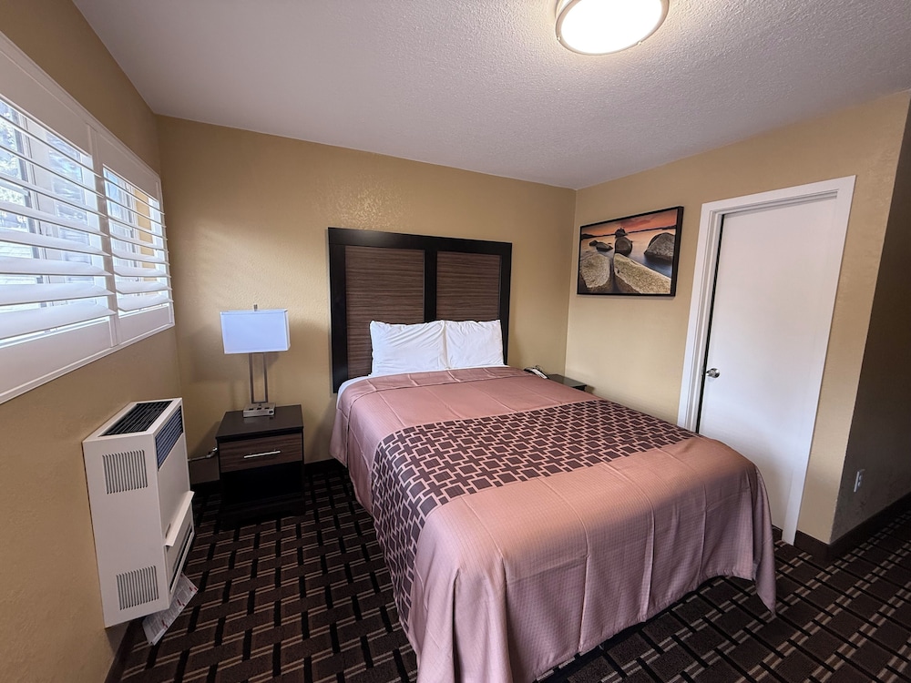 Pinewood Inn 25/55