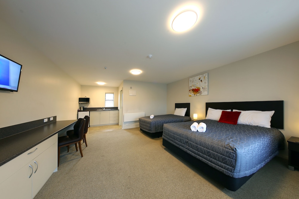 Heritage Court Motor Lodge Oamaru 9/73