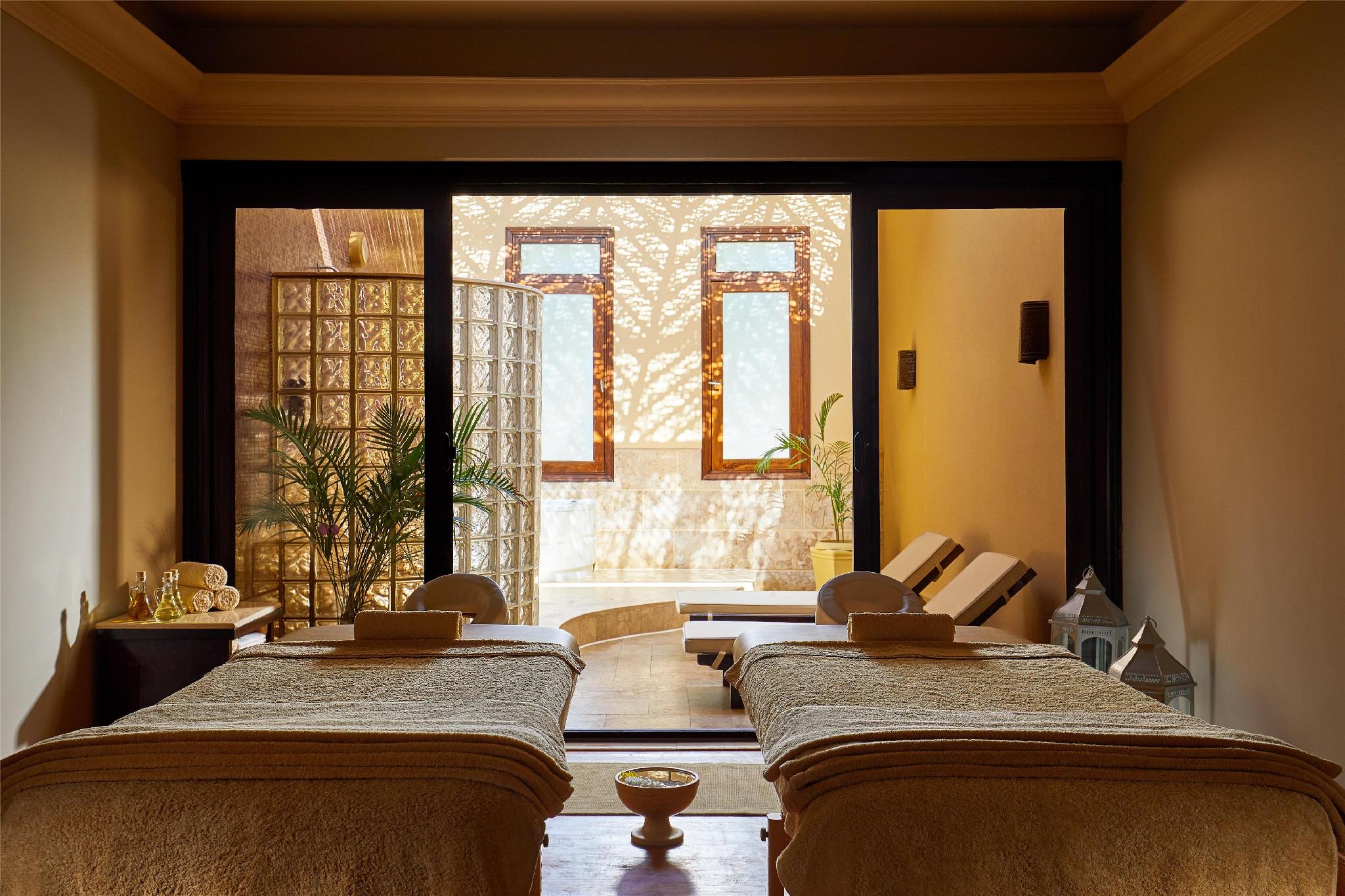 swimming pool spa
