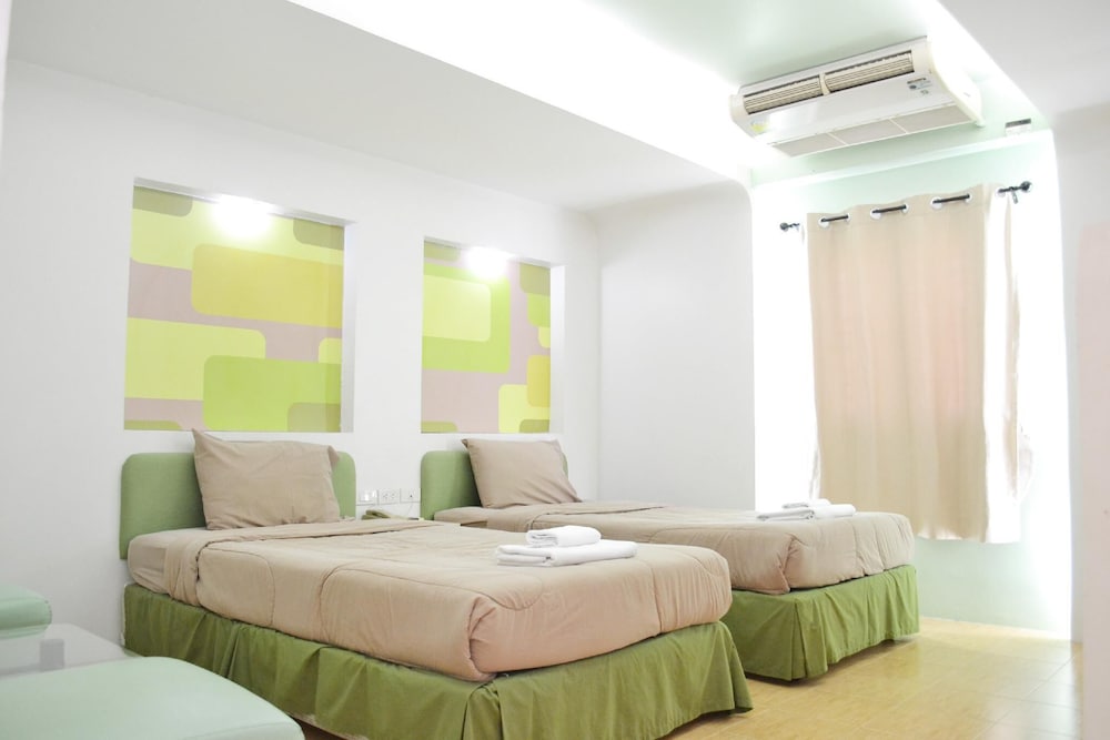 Bangsaen Villa Hotel 21/48