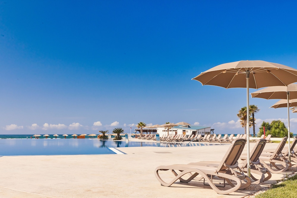 The Long Beach Hotel Montenegro 81/83