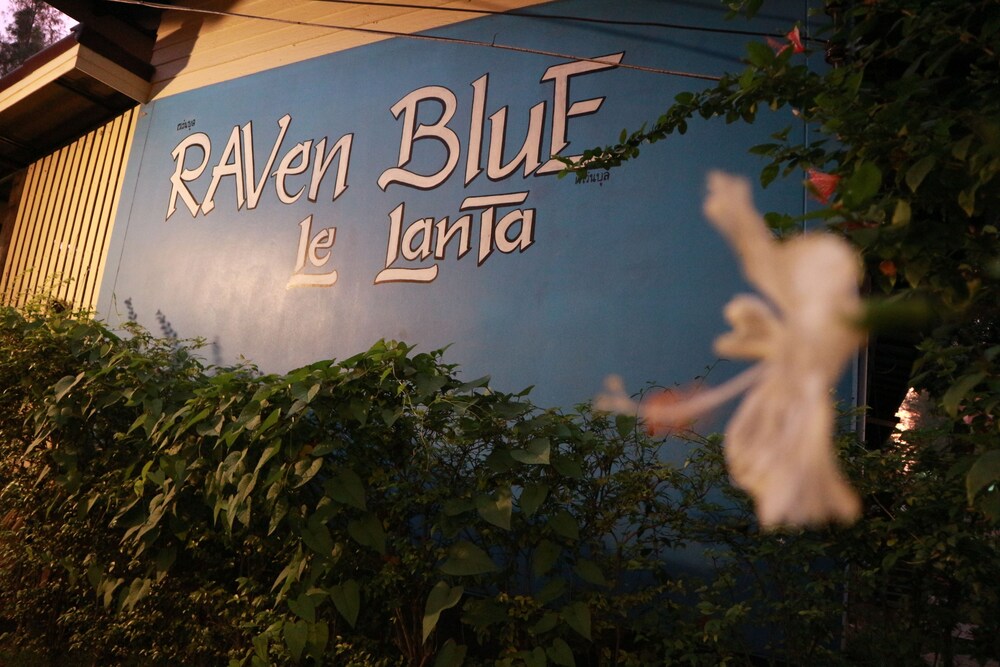 Raven Blue photo1