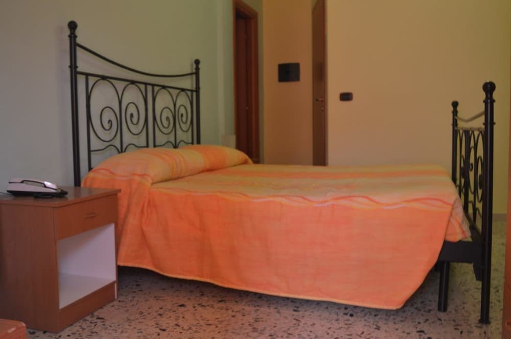Hotel Scalea 4/16