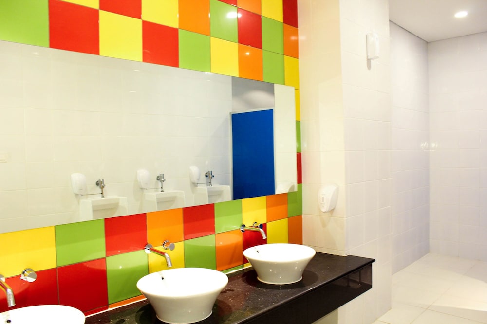 Pop! Hotel Kelapa Gading Jakarta 37/38