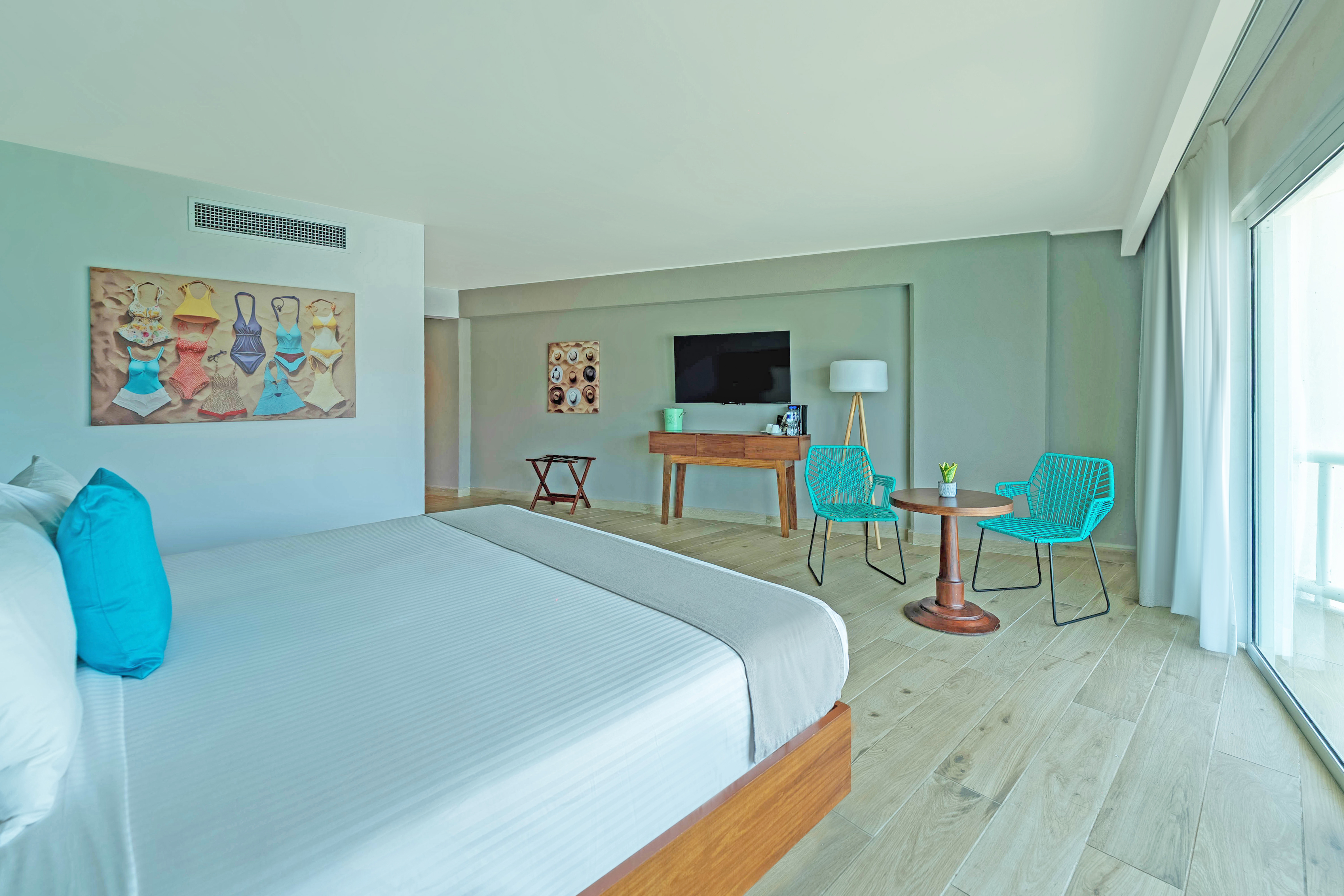 Comfort, King Bed, Partial Sea View