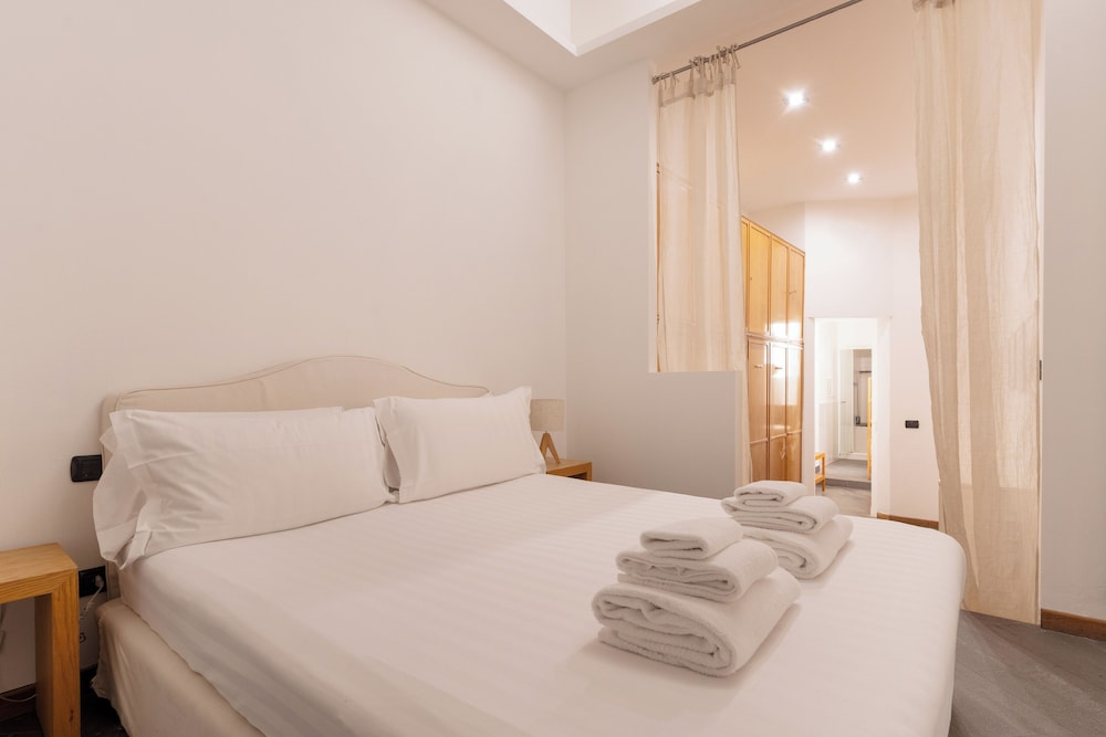 Brera Apartments in Porta Ticinese 8/43