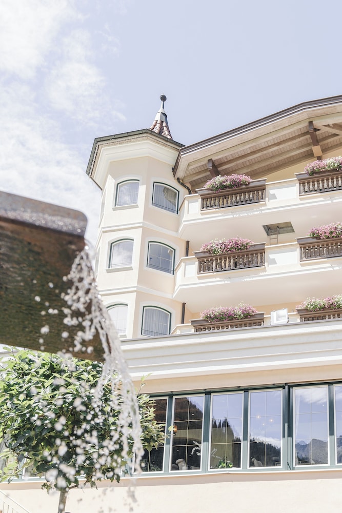 Traumhotel Alpina 3/49
