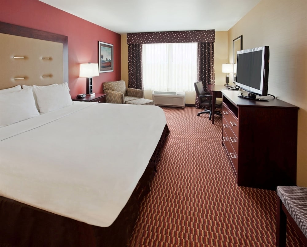 Holiday Inn Express Hotel and Suites Great Falls 12/47