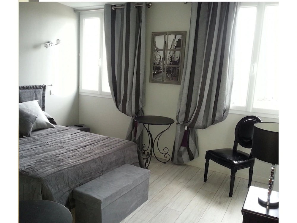 HOTEL D'ARGENSON 24/75