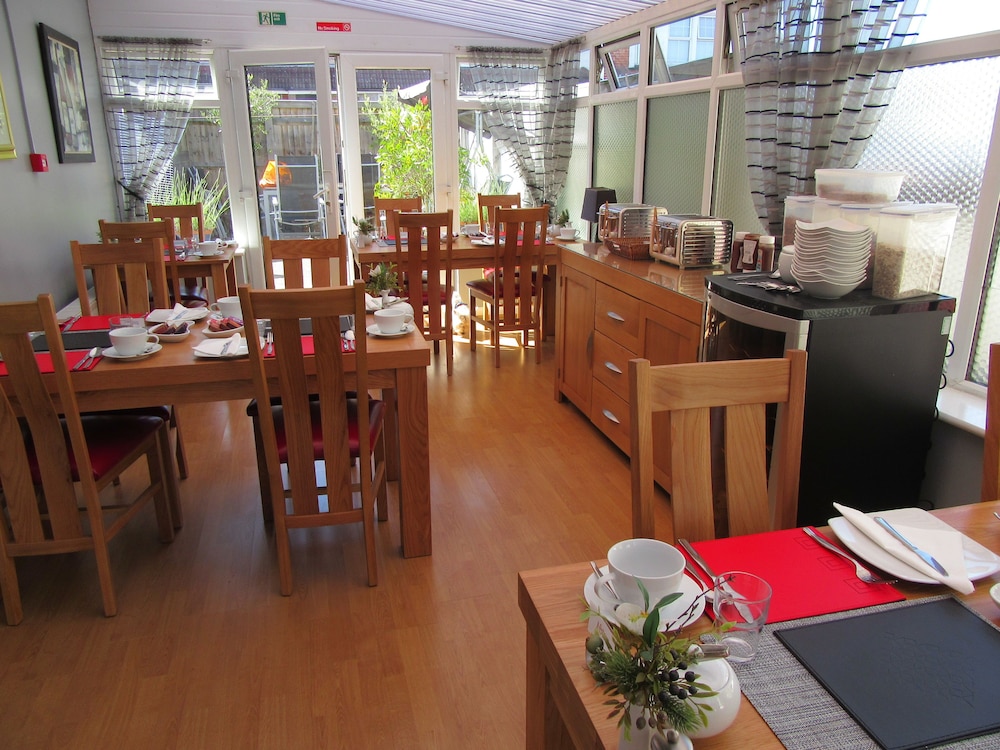 The Langtons Guest House 35/50