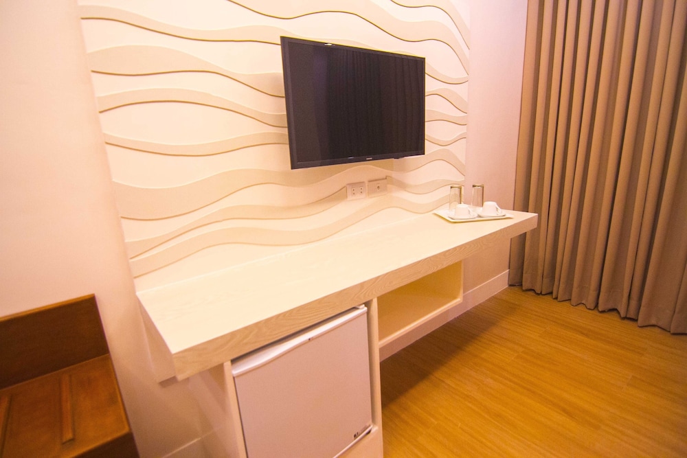 The Reef Hotel And Residences 45/51