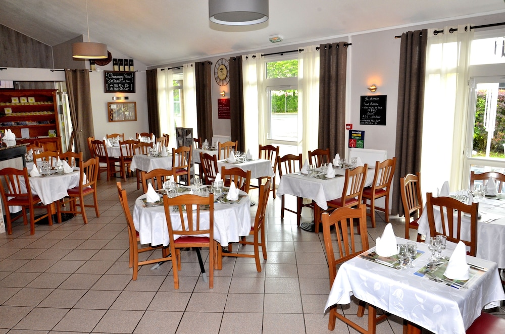 Hotel Le Relais Du Parisis 23/50
