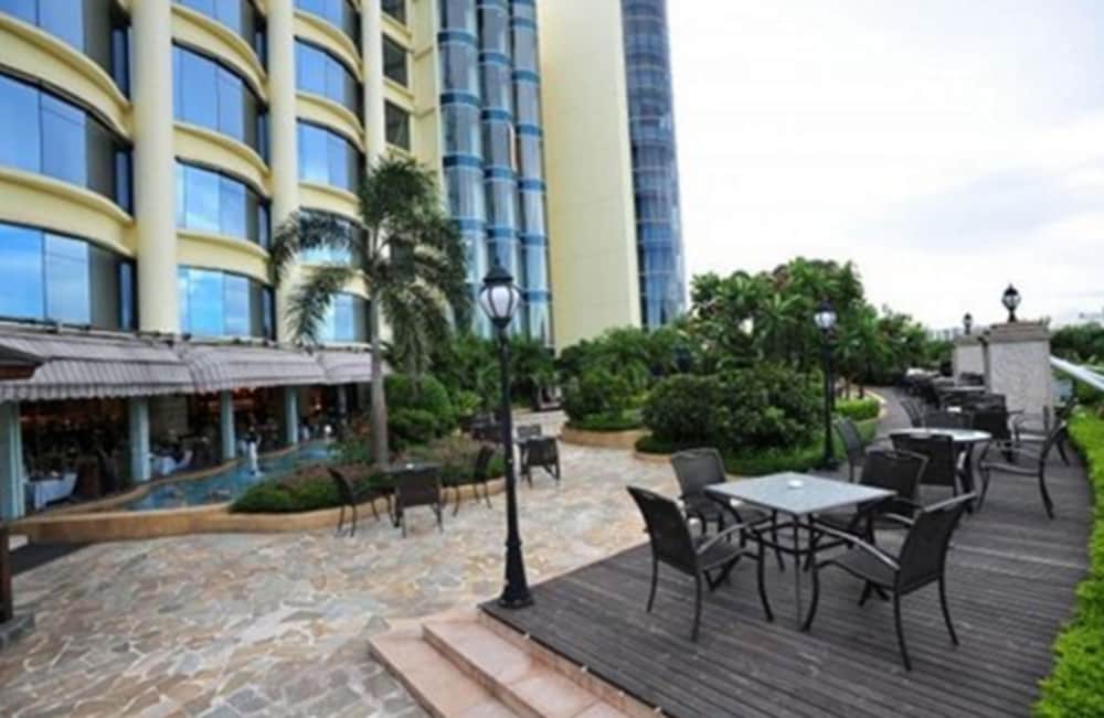 Royal Marina Plaza 49/60