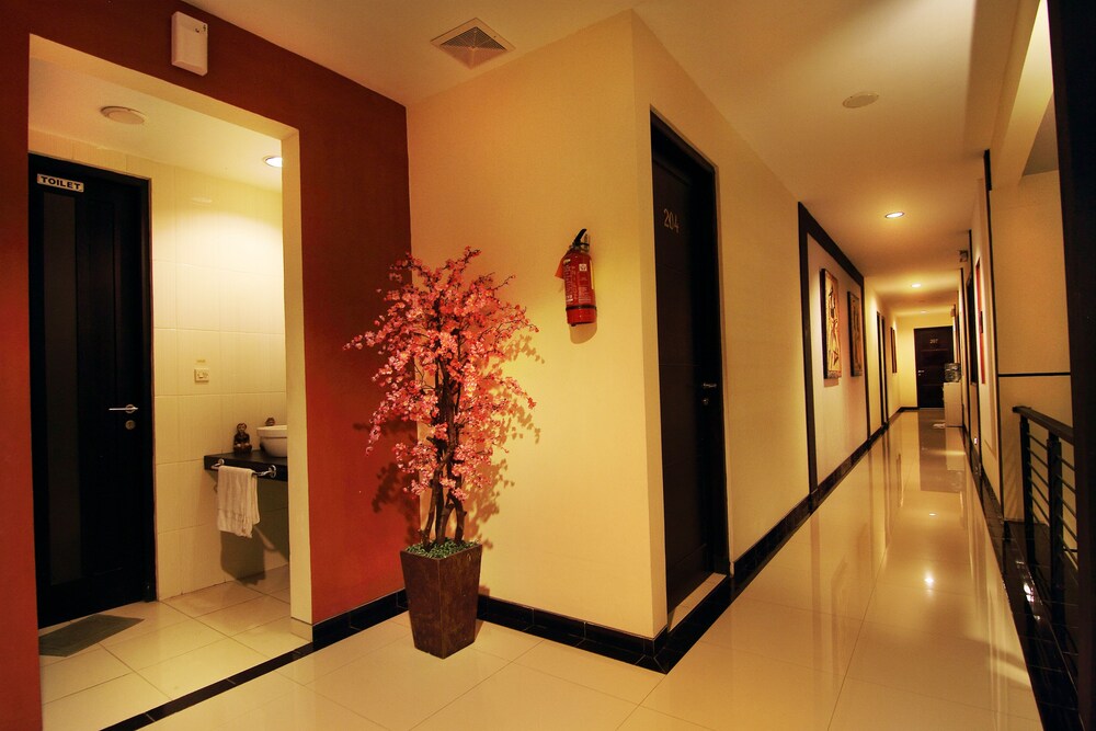Puri Chorus Hotel 34/57