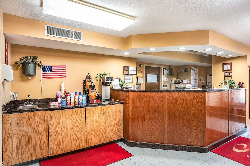 Econo Lodge Princeton 10/43