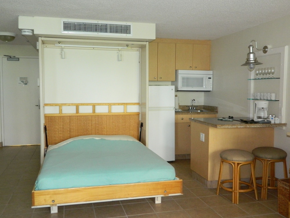 Kahana Beach Vacation Club 10/46