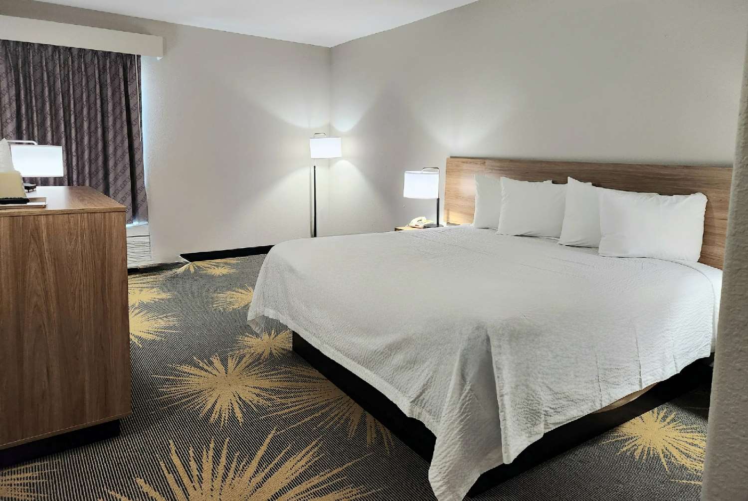 Days Inn by Wyndham LaPlace- New Orleans 14/33