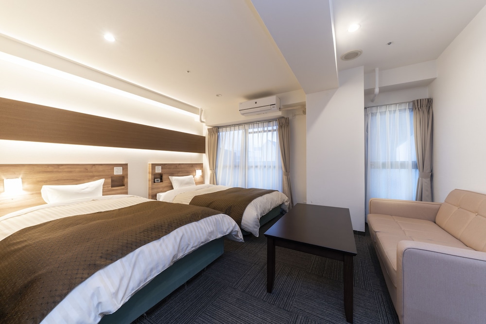 RENOVATED, DELUXE, TWIN BEDS