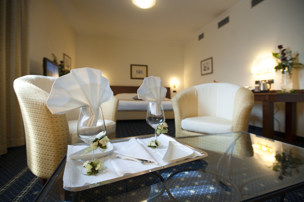 Phi Hotel Cavalieri 38/51