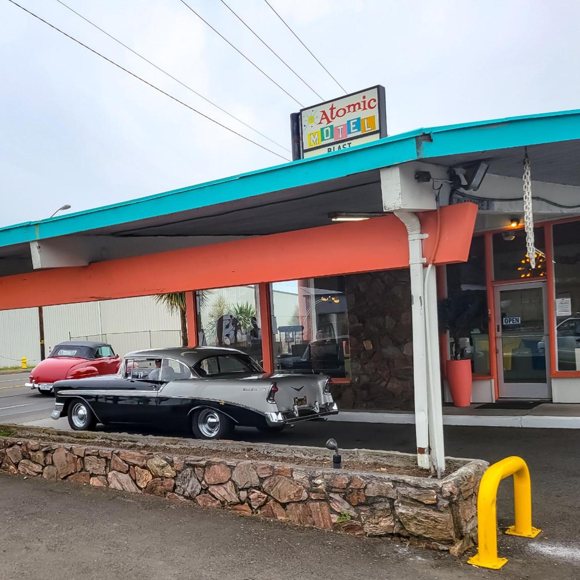 Atomic Motel 29/33