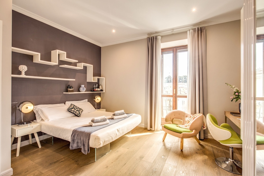Hotel 87 Eighty-seven 46/72