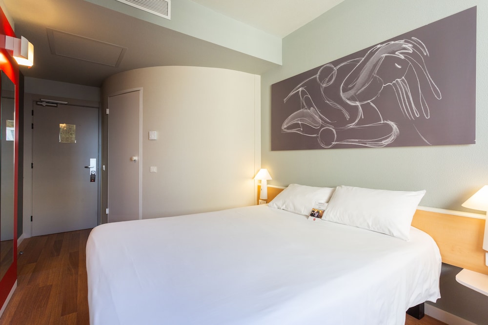 Ibis Elche 18/76