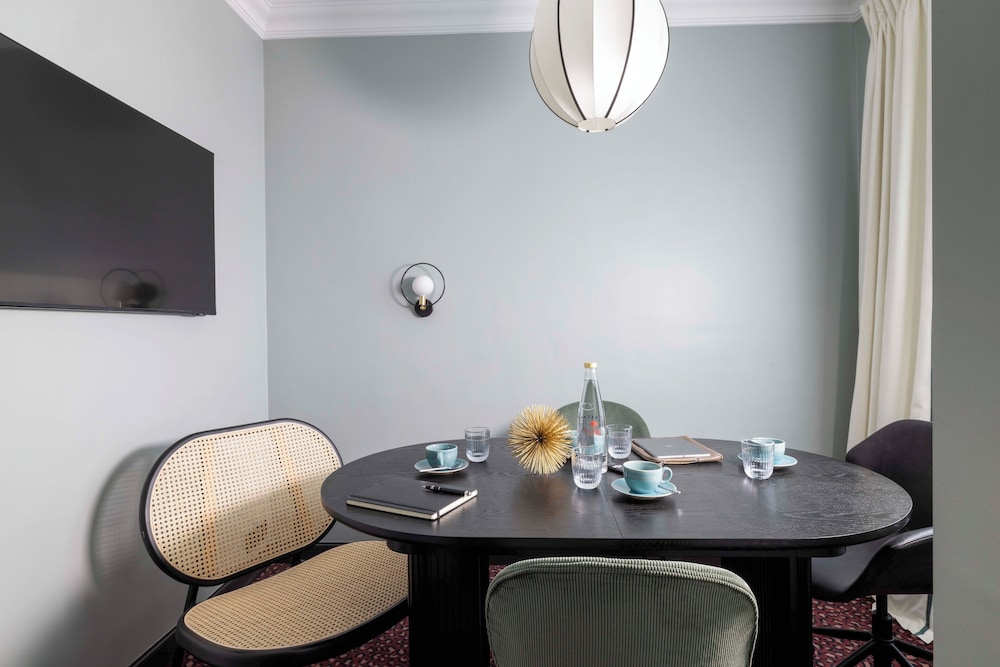 Le Clark Hotel Paris 44/50