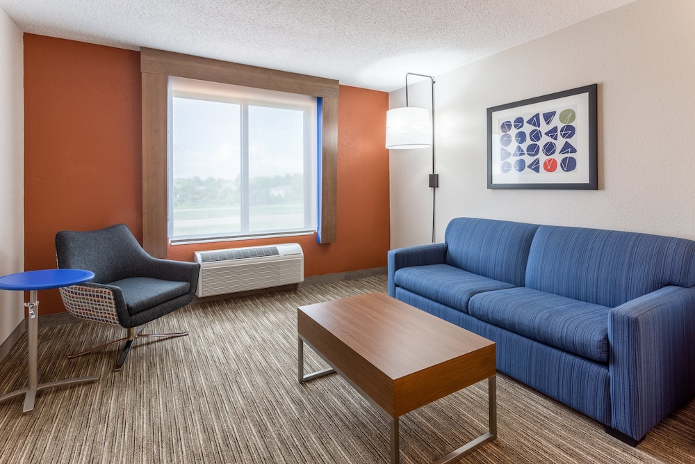 Holiday Inn Express Hotel & Suites O'fallon/Shiloh 35/52