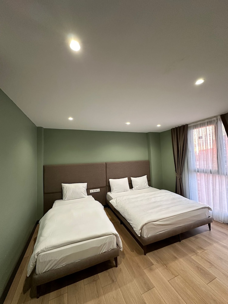 Heaven Inn Airport Hotel 4/23