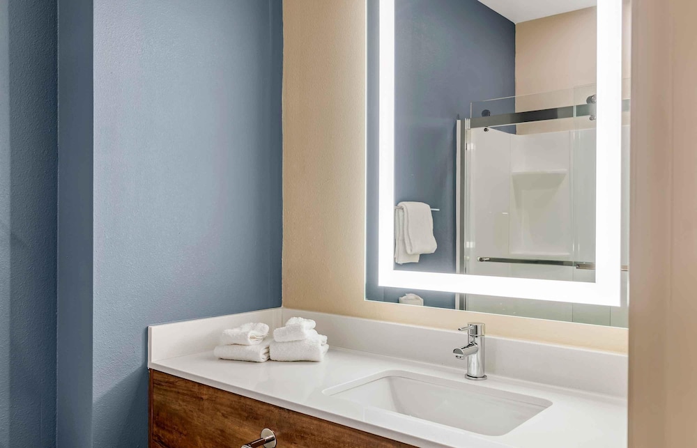 Extended Stay America Premier Suites- Jacksonville - Airport 32/40
