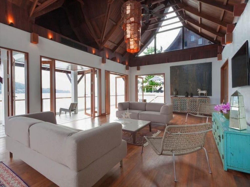 Villa Nevaeh 37/56
