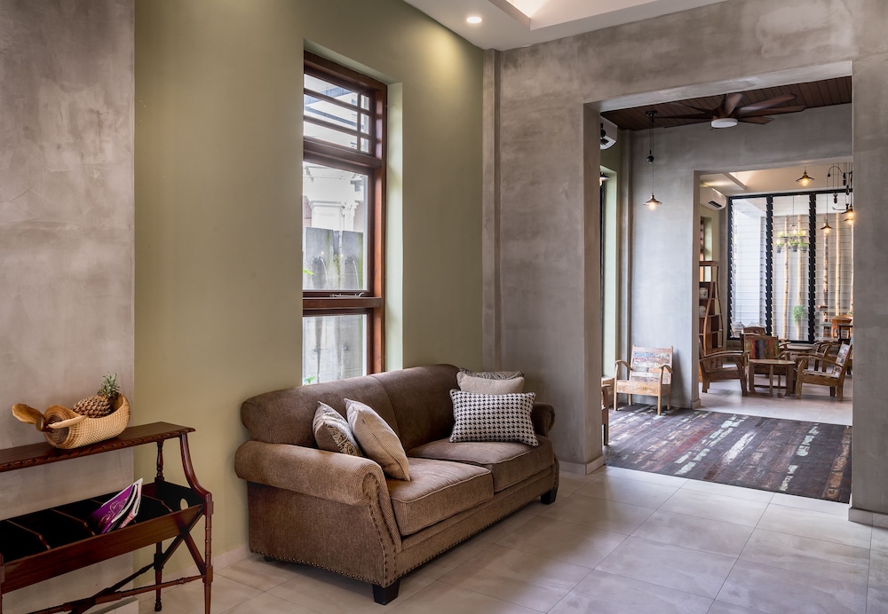 Treasures Hotel & Suites 44/64